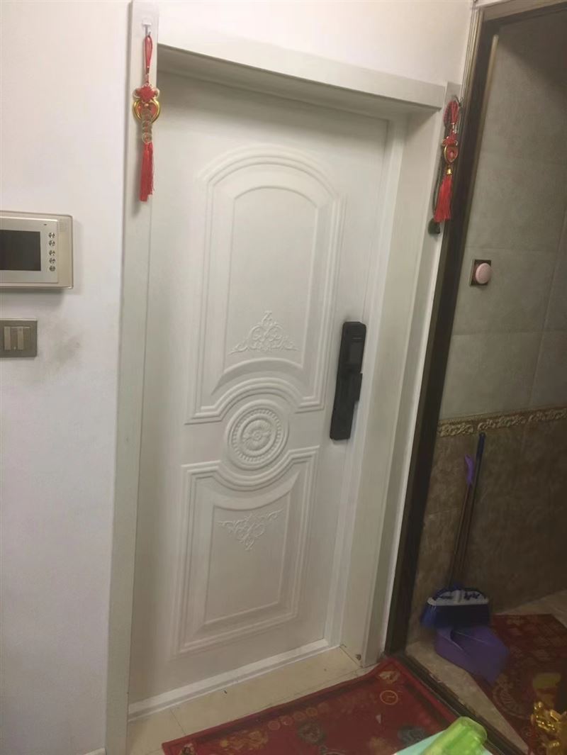 廠家定做紗窗，軟包防盜門，定做門窗，維修門窗，換玻璃換把手合頁密封條。