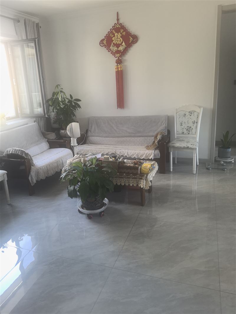 花園新居電梯房